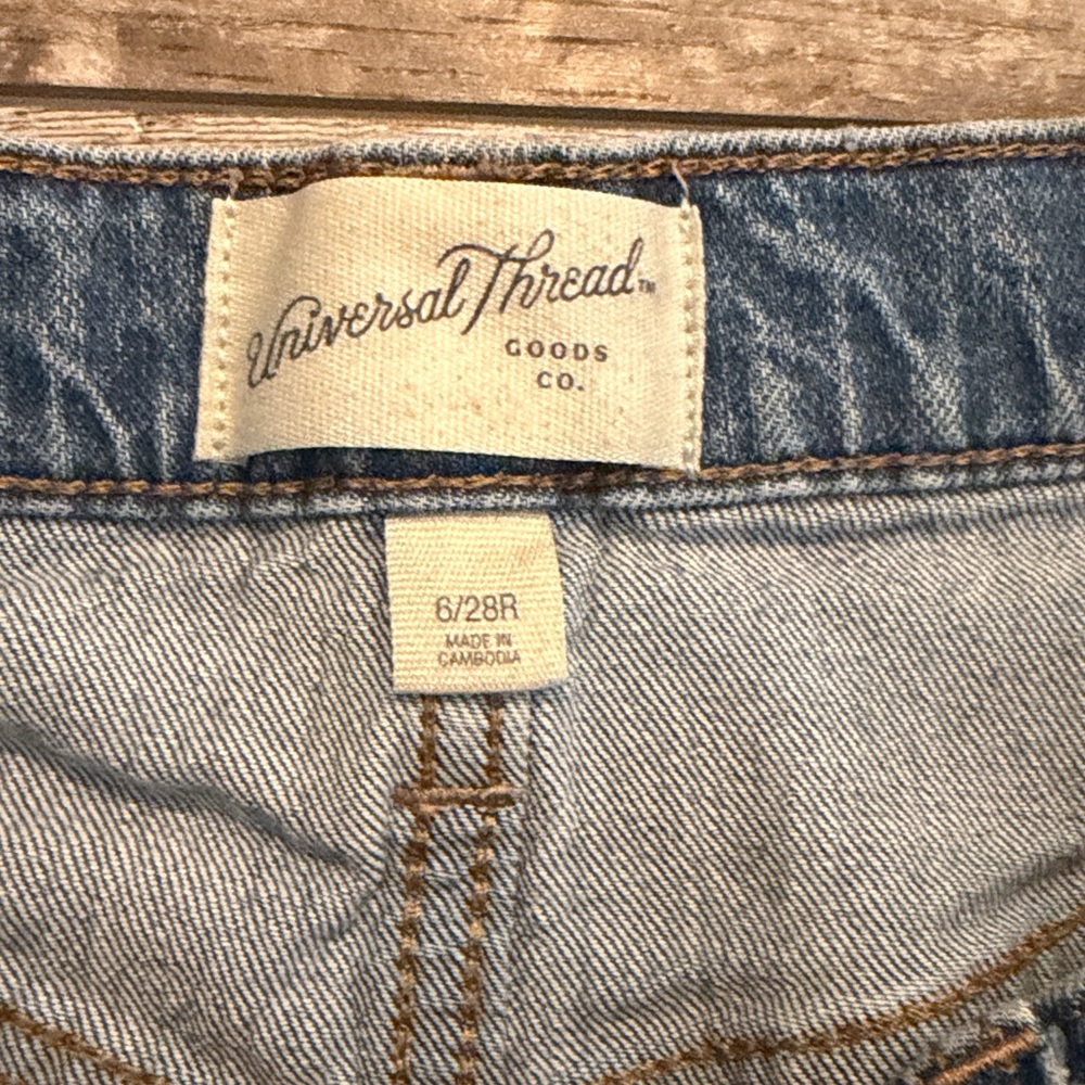 Universal Thread Vintage Bermuda Jean Shorts Size 6 28 Cutoff - Picture 4 of 5